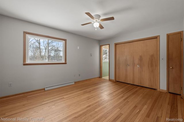 4264 Woodstock Road, Waterford Charter Township, MI 48328