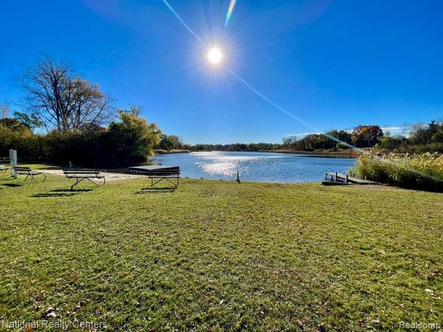 4264 Woodstock Road, Waterford Charter Township, MI 48328