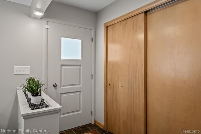 4264 Woodstock Road, Waterford Charter Township, MI 48328