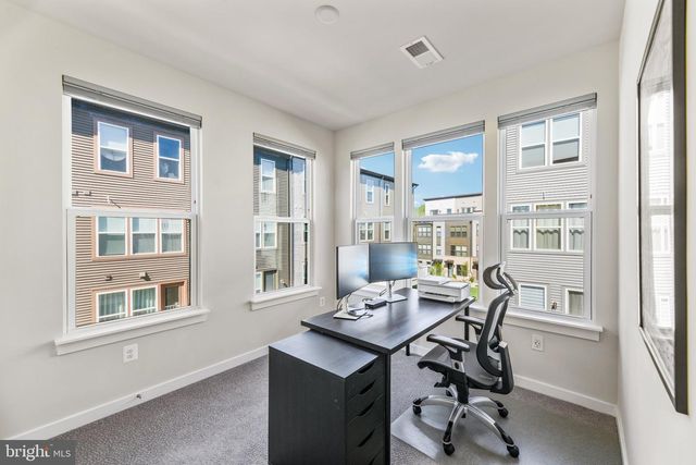 5600 HYATTSVILLE DR, Hyattsville, MD 20782