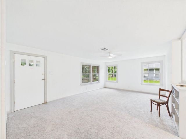 2610 S Crockett Street, La Marque, TX 77568
