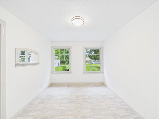 2610 S Crockett Street, La Marque, TX 77568