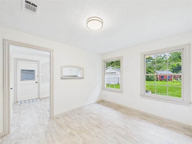 2610 S Crockett Street, La Marque, TX 77568