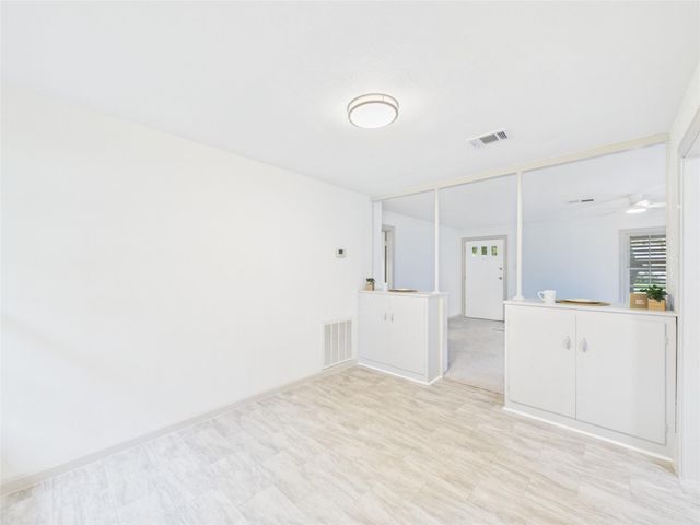 2610 S Crockett Street, La Marque, TX 77568