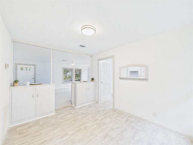 2610 S Crockett Street, La Marque, TX 77568