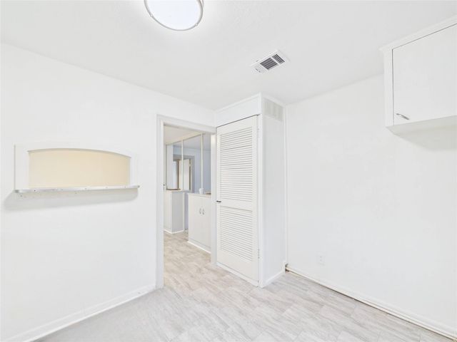 2610 S Crockett Street, La Marque, TX 77568