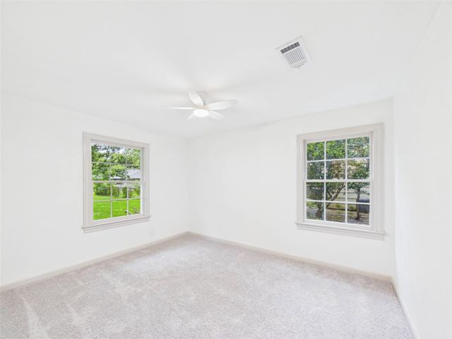 2610 S Crockett Street, La Marque, TX 77568