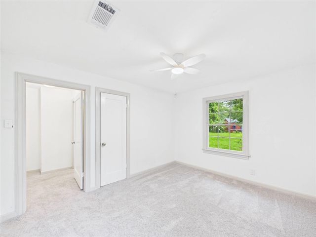 2610 S Crockett Street, La Marque, TX 77568