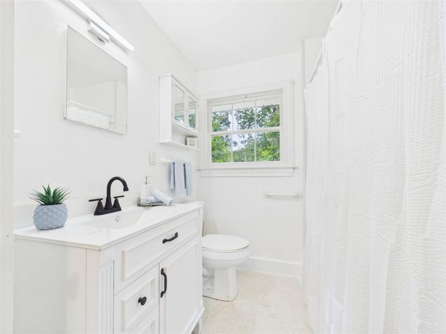 2610 S Crockett Street, La Marque, TX 77568