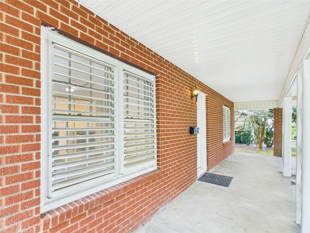 2610 S Crockett Street, La Marque, TX 77568