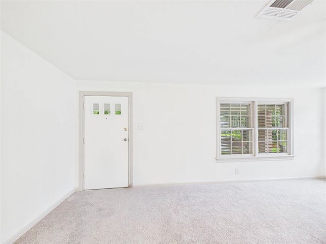 2610 S Crockett Street, La Marque, TX 77568