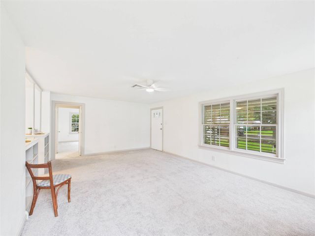 2610 S Crockett Street, La Marque, TX 77568