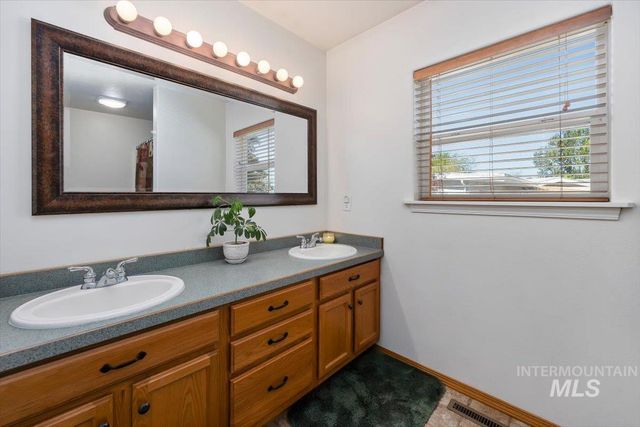 3237 Highlawn Drive, Twin Falls, ID 83301