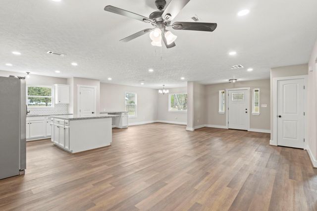 2357 Neyland Road, Silsbee, TX 77656