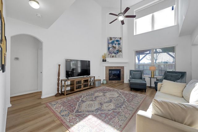 204 Lake Estates Drive, Montgomery, TX 77356