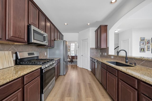 204 Lake Estates Drive, Montgomery, TX 77356