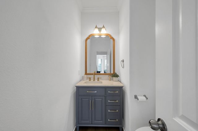 204 Lake Estates Drive, Montgomery, TX 77356