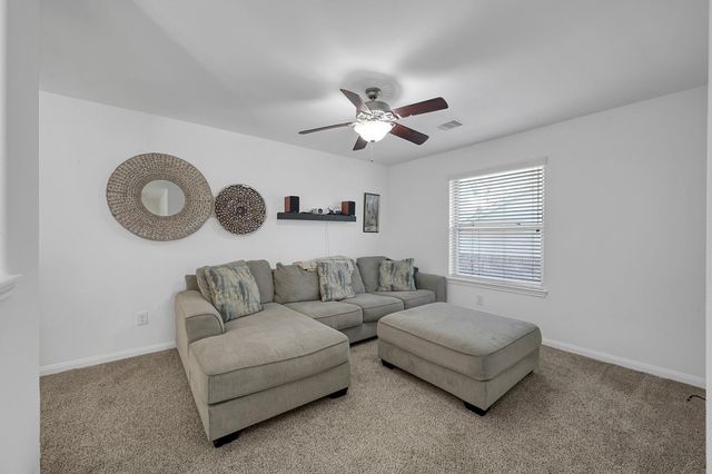 204 Lake Estates Drive, Montgomery, TX 77356