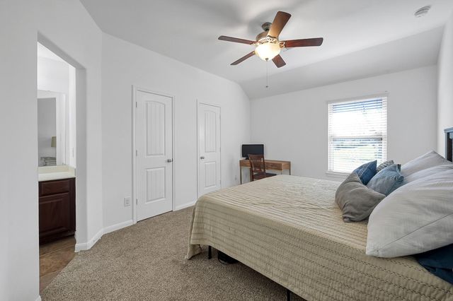 204 Lake Estates Drive, Montgomery, TX 77356