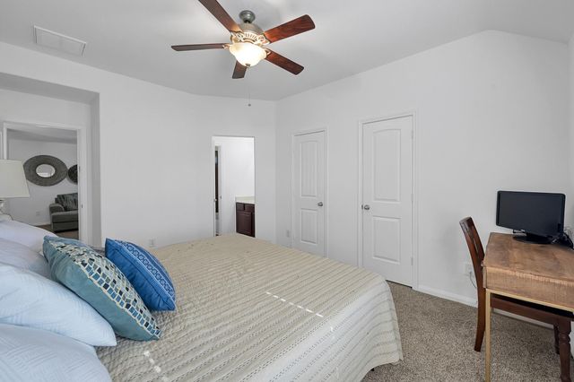 204 Lake Estates Drive, Montgomery, TX 77356