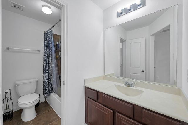 204 Lake Estates Drive, Montgomery, TX 77356