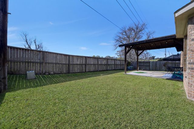 204 Lake Estates Drive, Montgomery, TX 77356