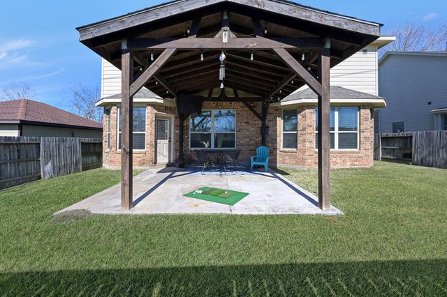 204 Lake Estates Drive, Montgomery, TX 77356