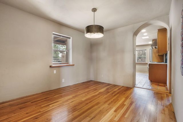 2918 Mountain Road NW, Albuquerque, NM 87104