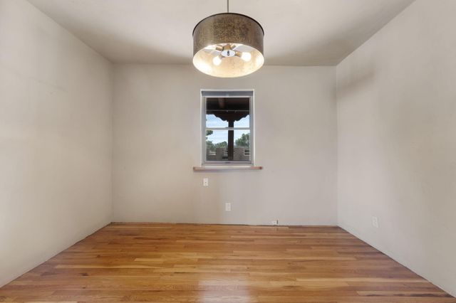 2918 Mountain Road NW, Albuquerque, NM 87104