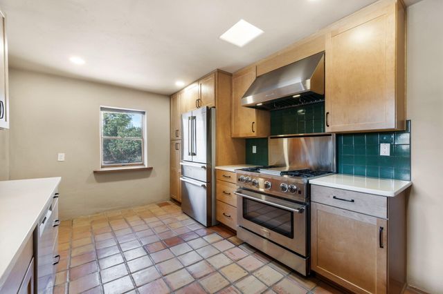 2918 Mountain Road NW, Albuquerque, NM 87104