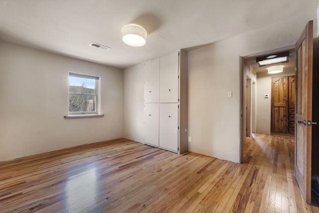 2918 Mountain Road NW, Albuquerque, NM 87104