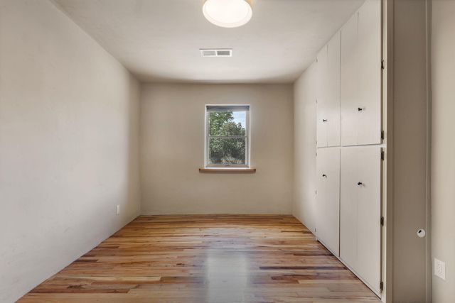 2918 Mountain Road NW, Albuquerque, NM 87104