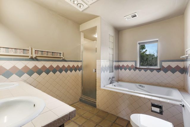 2918 Mountain Road NW, Albuquerque, NM 87104