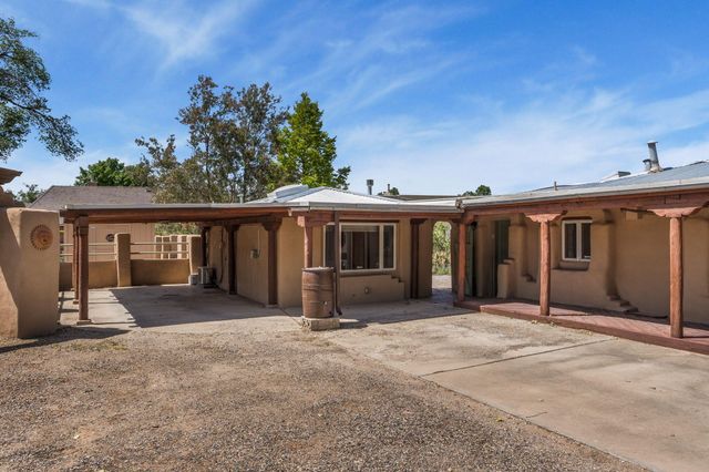 2918 Mountain Road NW, Albuquerque, NM 87104