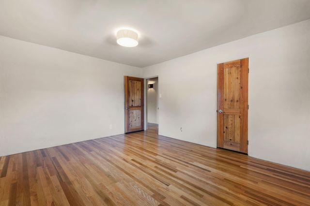 2918 Mountain Road NW, Albuquerque, NM 87104