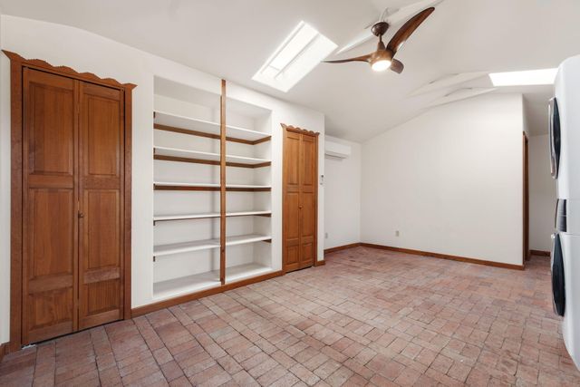 2918 Mountain Road NW, Albuquerque, NM 87104