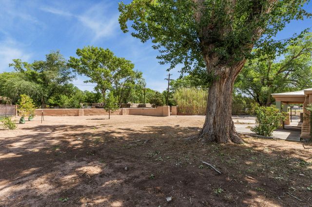 2918 Mountain Road NW, Albuquerque, NM 87104
