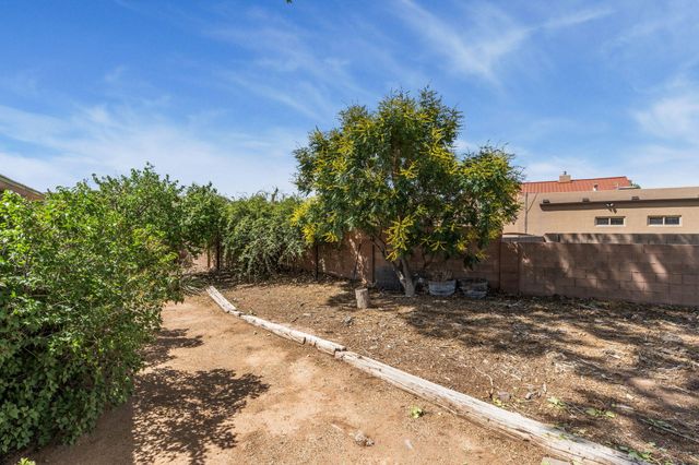 2918 Mountain Road NW, Albuquerque, NM 87104