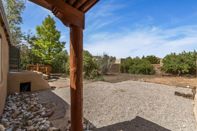 2918 Mountain Road NW, Albuquerque, NM 87104