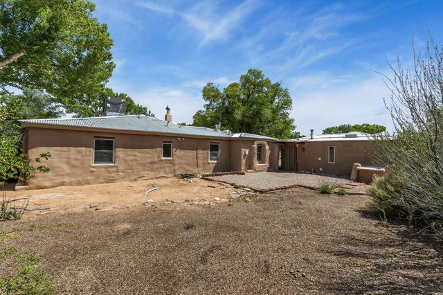 2918 Mountain Road NW, Albuquerque, NM 87104