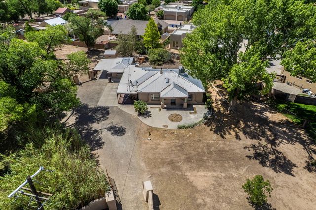2918 Mountain Road NW, Albuquerque, NM 87104