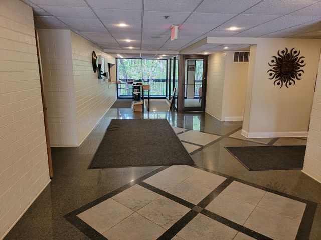 1800 Huntington Boulevard AE615, Hoffman Estates, IL 60169