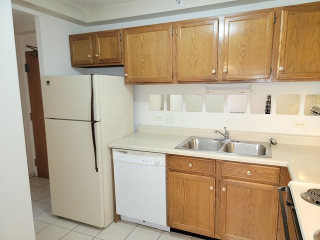1800 Huntington Boulevard AE615, Hoffman Estates, IL 60169