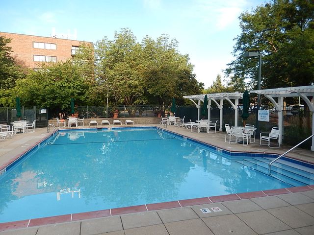 1800 Huntington Boulevard AE615, Hoffman Estates, IL 60169