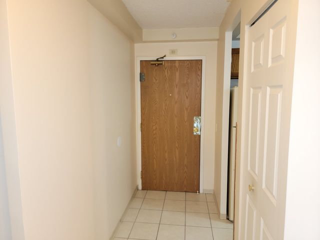 1800 Huntington Boulevard AE615, Hoffman Estates, IL 60169