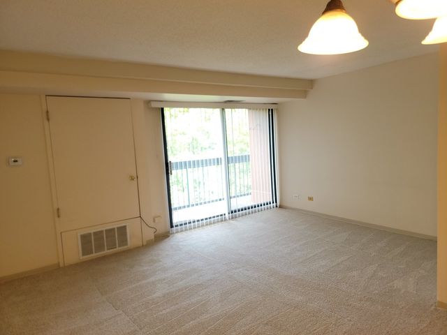 1800 Huntington Boulevard AE615, Hoffman Estates, IL 60169