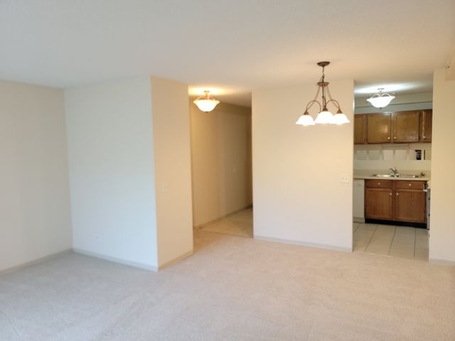1800 Huntington Boulevard AE615, Hoffman Estates, IL 60169