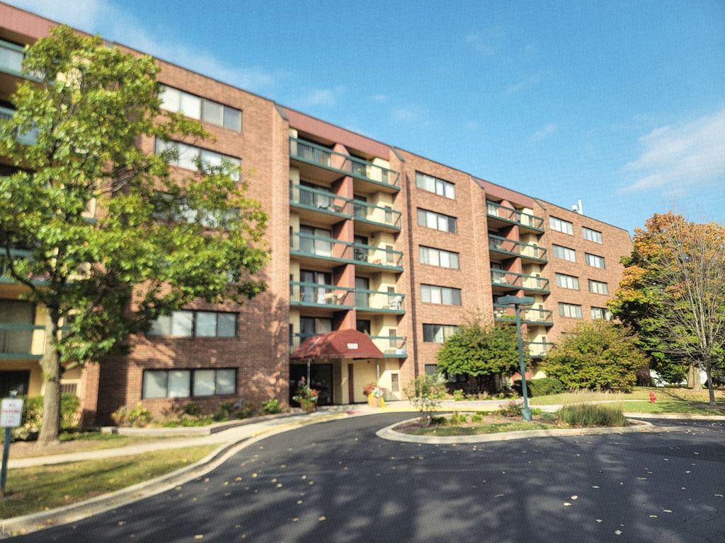 1800 Huntington Boulevard AE615, Hoffman Estates, IL 60169