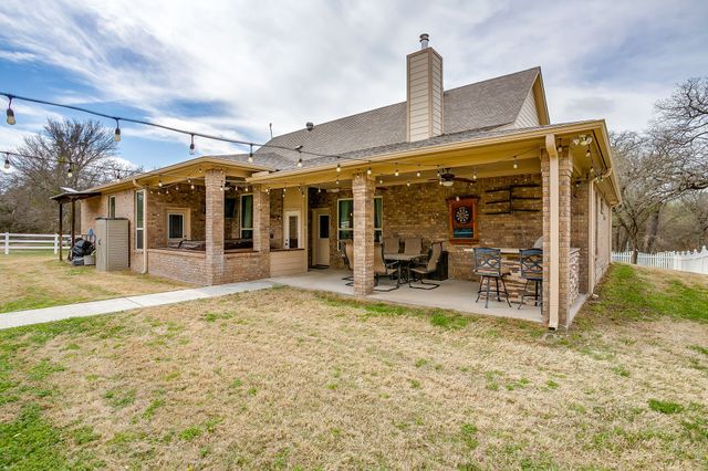 1615 Sanger Drive, Springtown, TX 76082