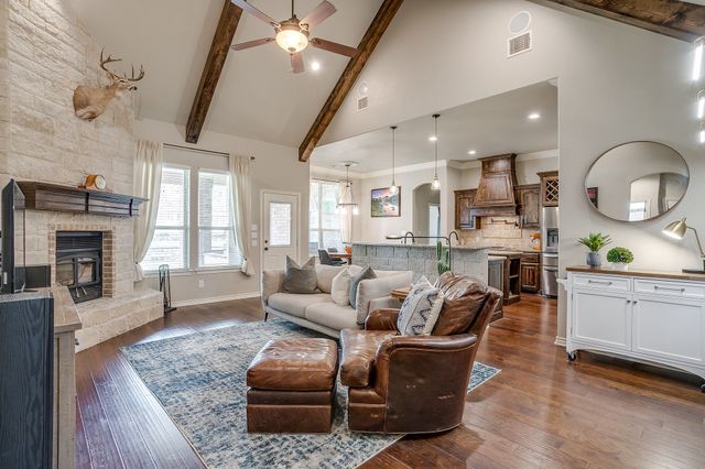 1615 Sanger Drive, Springtown, TX 76082